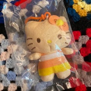 hello kitty halloween plush keychain